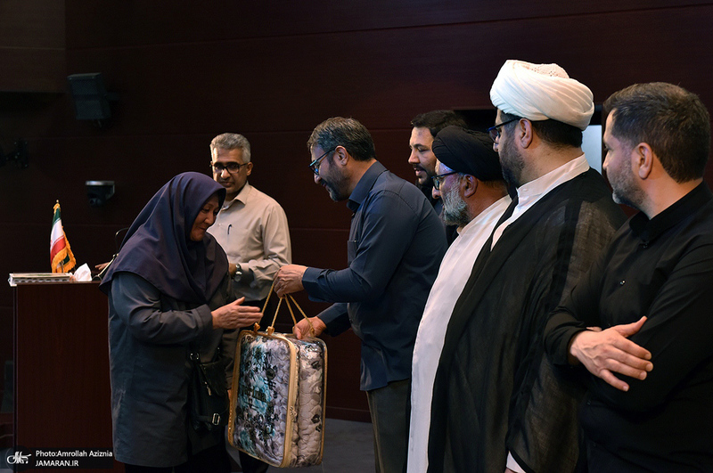 مراسم قدردانی از زحمات کارگران شهرداری حرم امام خمینی (س)