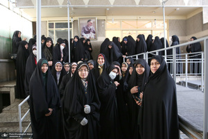 بازدید جمعی از دانش آموزان از بیت امام خمینی (س) در جماران 1