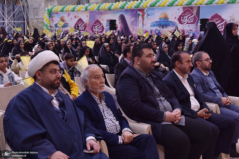 مراسم تجلیل از دانش آموزان برگزیده فرهنگی، هنری و قرآن، عترت و نماز منطقه 19