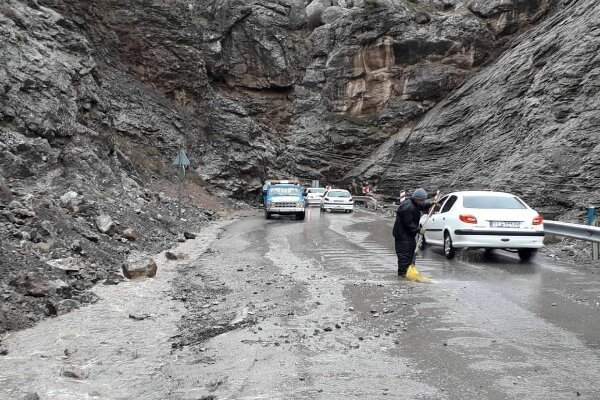 ریزش کوه در رودبار قصران ۳ نفر مصدوم بر جا گذاشت