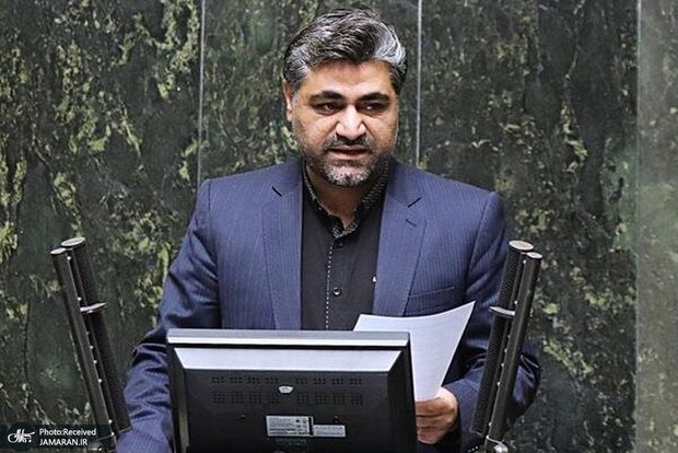 نماینده نهبندان: قوه قضائیه با مسئولان خاطی مرتبط با بازار سرمایه برخورد کند/ هیچ مسئولی در دولت پاسخگوی مردم نیست/ چرا باید سرمایه مردم این گونه نابود شود؟