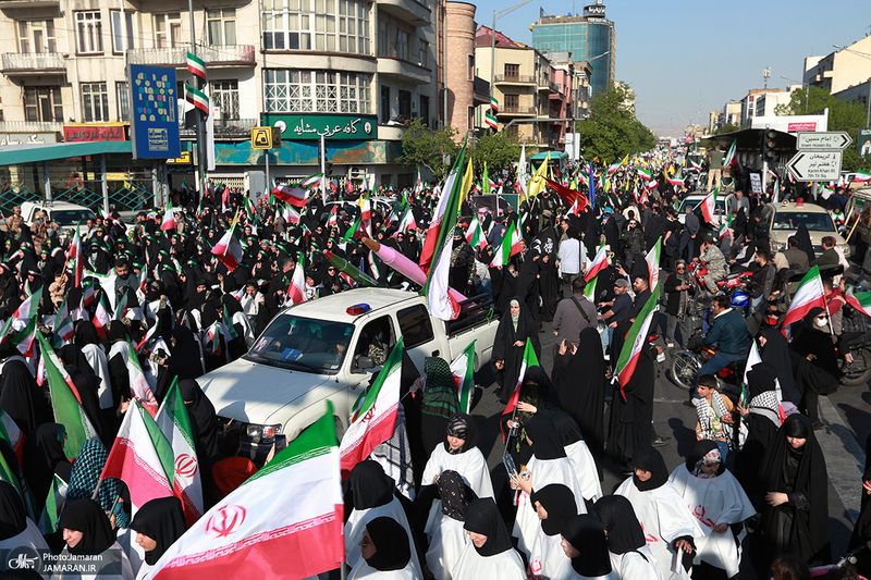 راهپیمایی دختران «جان‌فدای ایران» -۱