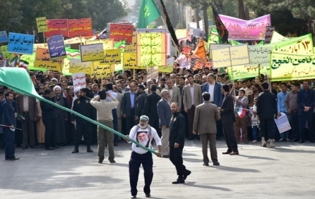 طنین فریاد استکبارستیزی کرمانی ها در 13 آبان