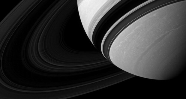 کشف عجیب فضاپیمای کاسینی در میان اتمسفر سیاره زحل

