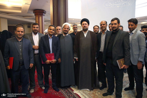 دیدار رئیس و کارکنان موسسه‎ تنظیم و نشر آثار امام خمینی با سید حسن خمینی