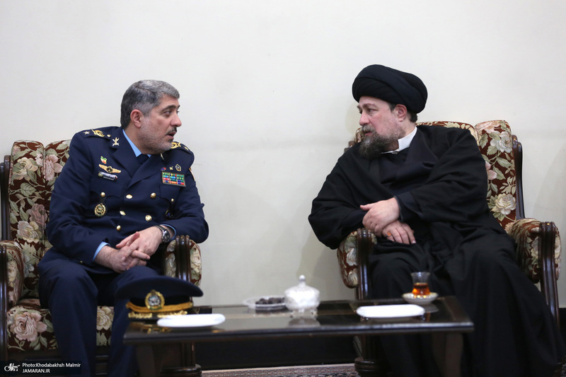 دیدار فرمانده نیری هوایی ارتش( امیر بهمن بهمرد )و جمعی از فرماندهان با سید حسن خمینی