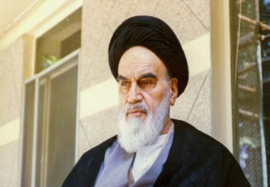 Imam Khomeini, who was very sensitive about public treasury, led simple life