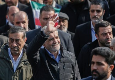 دعوت پزشکیان از ملت ایران برای حضور پرشور در راهپیمایی ۲۲ بهمن + فیلم