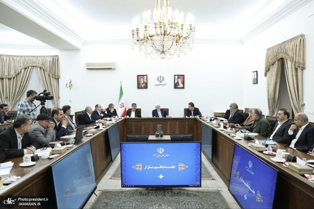 جلسه فوق‌العاده ستاد تنظیم بازار به ریاست معاون اول رئیس‌جمهور/ عارف: ستادی در دولت برای اجرایی شدن منویات رهبر معظم انقلاب تشکیل می‌شود/حمایت‌های رهبر معظم انقلاب از دولت سرمایه‌ای بزرگ برای دولتمردان است - گزارش وزارت جهادکشاورزی از وضعیت قیمت گوشت مرغ