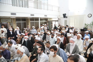 مراسم عمامه گذاری طلاب توسط آیت‌الله العظمی نوری همدانی و آیت الله فاضل لنکرانی در روز عید غدیر