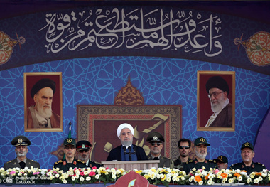 با همه همسایگان دست رفاقت دراز می کنیم و از خطاهای گذشته آنها نیز می گذریم