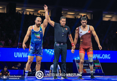 عکس و ویدیوی اهدای مدال کشتی گیران ایران در قهرمانی جهان 2025