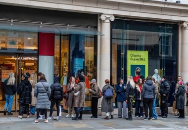 نگرانی انگلیسی ها از فروپاشی اقتصاد به دلیل تعرفه های ترامپ