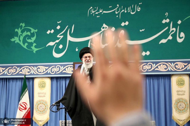 دیدار هزاران نفر از ذاکران و ستایشگران اهل‌بیت(ع) با رهبر معظم انقلاب