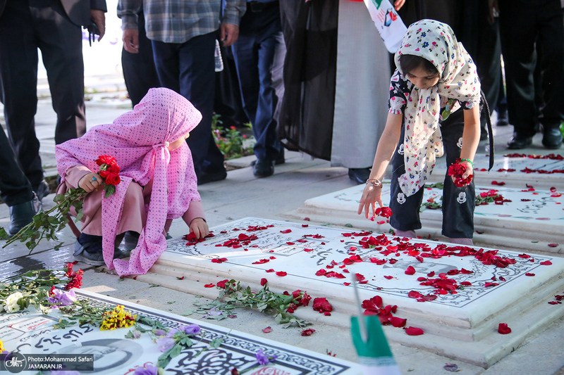 مراسم مهمانی لاله ها در بهشت زهرا (س) تهران