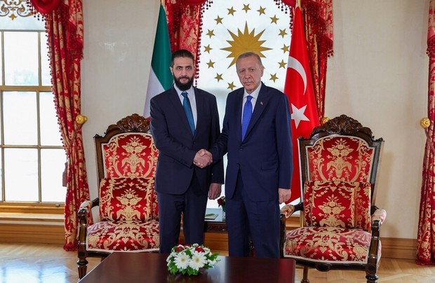 درسفر رئیس جمهور انتقالی سوریه به استانبول چه گذشت؟