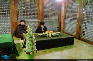 حضور رهبر معظم انقلاب در مرقد مطهر امام راحل و گلزار شهدای بهشت زهرا(س)