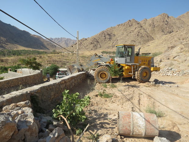 چهار هکتار اراضی ملی مهریز رفع تصرف شد