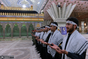 اجرای گروه سرود تیپ سوم امام حسین (ع) یگان ویژه فراجا در حرم مطهر امام خمینی(س)