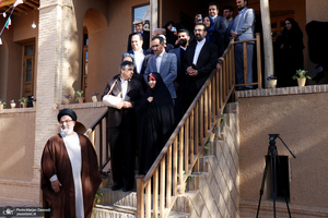 بازدید زهرا بهروزآذر، معاون رئیس جمهور از بیت تاریخی امام در خمین