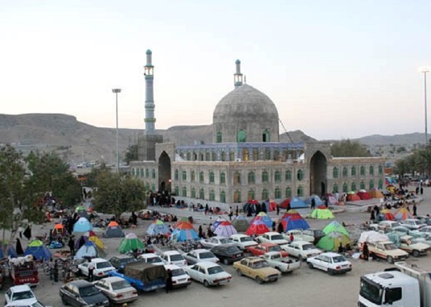 بارش برف مسافران نوروزی در امامزادگان شیروان را 2 برابر کرد