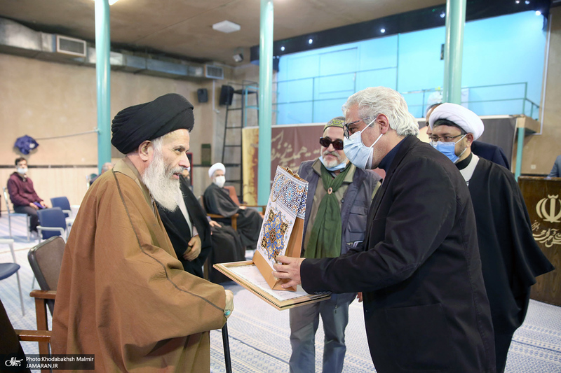 مراسم تجلیل از کارگردان فیلم مستند «بانو قدس ایران» در حسینیه جماران