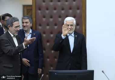 جلسه شورای جهاد دانشگاهی با حضور محمدرضا عارف