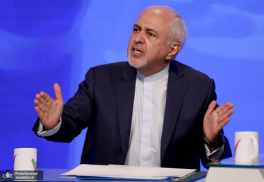ظریف در میزگرد انتخاباتی پزشکیان در تلویزیون: بایدن قرار بود به برجام برگردد؛ نگذارید بگوییم در آن شش ماه تلخ چه گذشت/ معجزه هزاره سوم و جلیلی، جز تحریم برای کشور نیاوردند/ بایدن آمد پیچ را شل کرد و آقایان نفت فروختند؛ بگذارید ترامپ بیاید تا ببینید!
