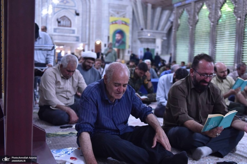 مراسم دعای پرفیض کمیل در حرم امام خمینی (س)