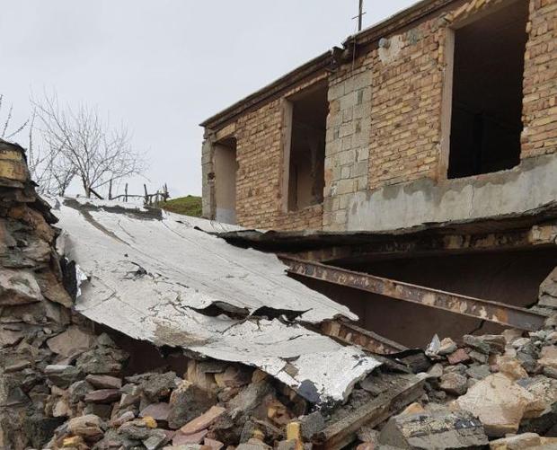 چهار باب ساختمان روستایی در سروآباد تخریب شد
