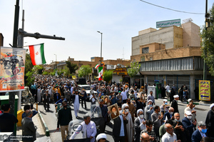 راهپیمایی مردم قم در اعتراض به هتک حرمت تمثال حضرت امام (س)