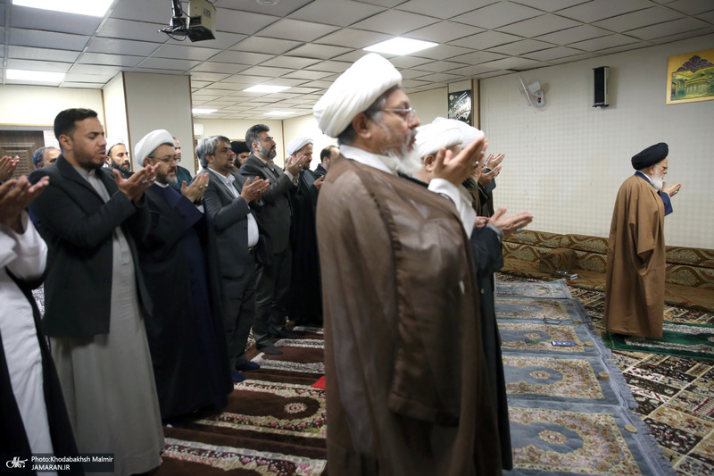 دیدار رئیس و جمعی از معاونان و مدیران مؤسسه تنظیم و نشر آثار امام خمینی(س) با نماینده مقام معظم رهبری در عراق