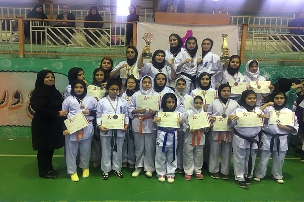 بانوان آستارا در مسابقات استانی کیوکوشین کاراته درخشیدند