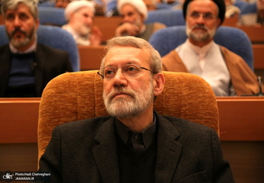 یکی از نزدیکان علی لاریجانی: او نه حزب تشکیل می‌دهد، نه به مجلس بر می‌گردد
