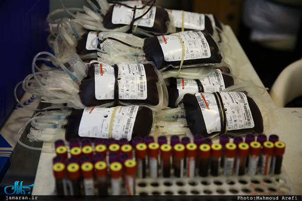 از تهران تا زاهدان، بیماران تالاسمی در جستجوی داروهایی که سر از بازار سیاه درمی‌آورند! برخی بیماران به‌دلیل هزینه‌های بالا ناچار به ترک درمان می‌شوند/ بیماران بزرگسال تالاسمی عملا جایی در نظام درمانی ندارند/ هر آمپول تا ۱۸ میلیون تومان برایمان هزینه دارد
