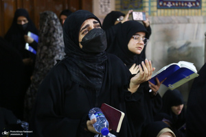 مراسم دعا و احیای شب بیست و یکم ماه رمضان در حرم امام رضا(ع)