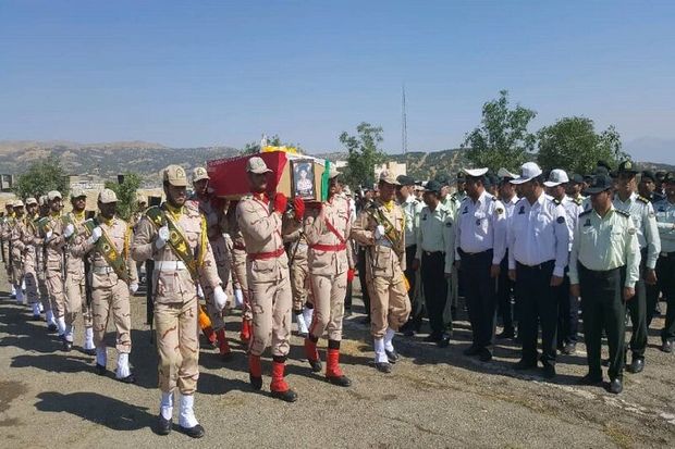 پیکر مطهر سرباز هنگ مرزی سردشت تشییع شد