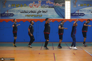 مسابقه فوتسال خیریه بین تیم هنرمندان و منتخب بنیاد حضرت زینب (س)