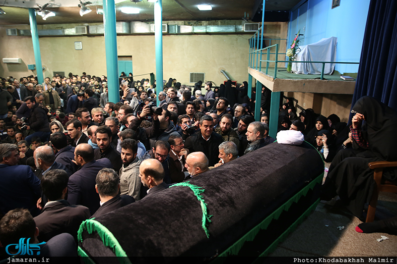 مراسم وداع با پیکر آیت الله هاشمی رفسنجانی(ره) در حسینیه جماران-4