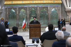 تجدید میثاق رئیس و جمعی از اعضای مجمع تشخیص مصلحت نظام با آرمان‌های امام خمینی (س)-2