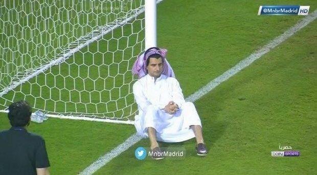 ویدیو/ناراحتی مدیر باشگاه النصر کنار تیرک دروازه
