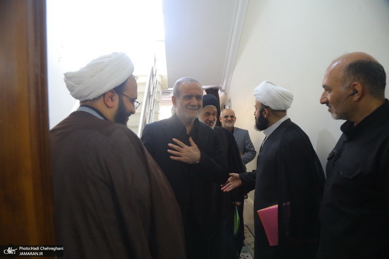 سفر رئیس جمهوری به قم و دیدار با مراجع و علما -1