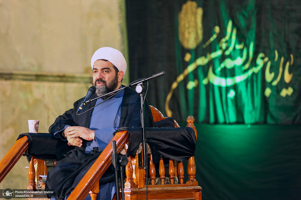 شهاب مرادی: مکتب امام حسین (ع) شجاعت را به آدم یاد می‌دهد/ هیچ‌وقت مطالبه را تبدیل به آرزو نکنید/ امام جماعت، روحانی و آخوند باید همان مدل امام باشد؛ امام در حد اعلی سیاسی است، ولی خیلی معنوی است