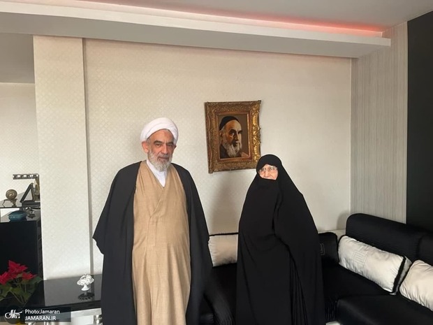 دیدار معاون ارتباطات بین الملل دفتر مقام معظم رهبری با دختر امام خمینی/ دکتر زهرا مصطفوی: مقام معظم رهبری در مواضع خود نسبت به امریکا و رژیم صهیونیستی مثل امام شجاع و با صلابت هستند