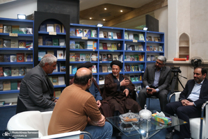 غرفه موسسه تنظيم و نشر آثار امام خمينی (ره) در سی و ششمین نمایشگاه کتاب تهران-2