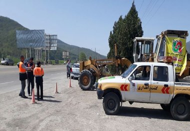 راهداران گلستان به روان سازی ترافیک روز طبیعت کمک می کنند