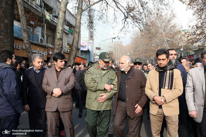 اقامه نماز سید حسن خمینی بر پیکر ٣ تن از شهدای سانحه هواپیمای اوکراینی