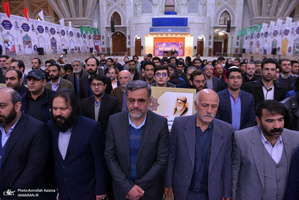 تجدید میثاق هنرمندان شرکت کنندگان در جشنواره سراسری تئاتر مقاومت با آرمان های حضرت امام(س)