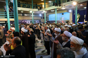 مراسم وداع با پیکر حجت الاسلام و المسلمین سید محمود دعایی در حسینیه جماران -3