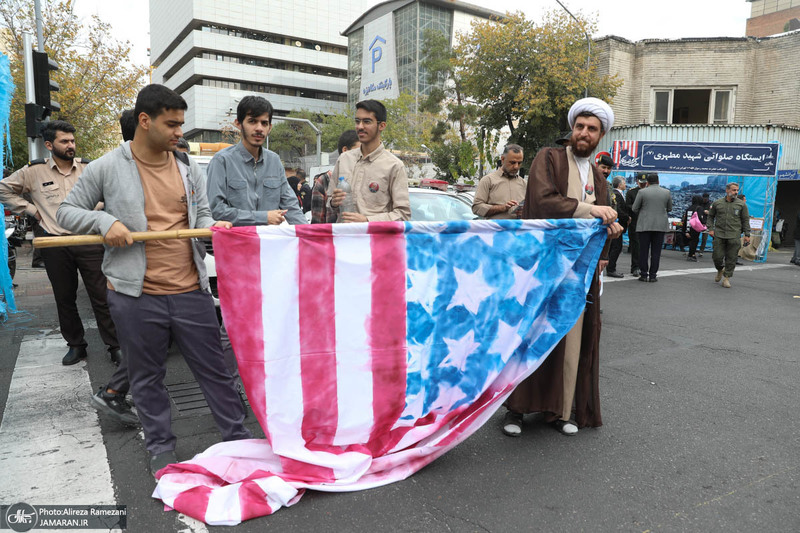 راهپیمایی باشکوه 13 آبان در تهران - 1